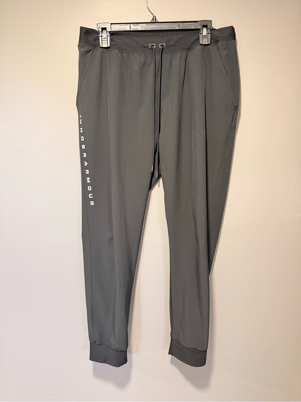 Under Armour women’s Black Performance Jogger Pants